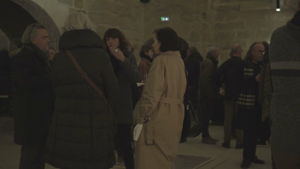 Invités dans une salle voûtée de la Cité de Carcassonne